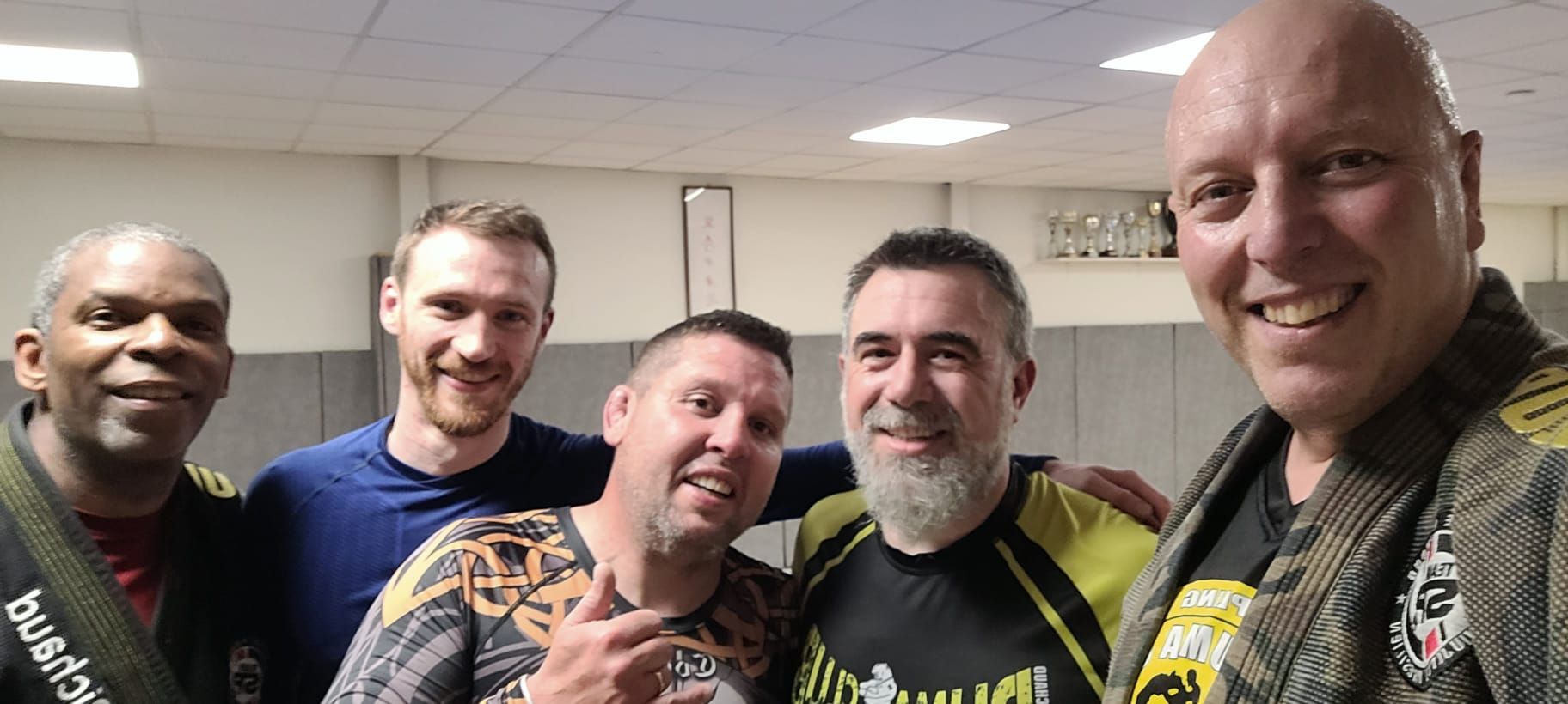 Stéphane Pichaud et des entraîneurs du club après un cours.